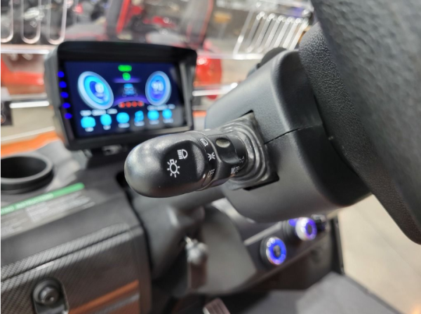 2024 Evolution D5 - Maverick 4 Seater Electric Golf Cart - New - Off