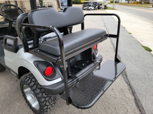agc-855e9031-d137-40fe-bb5c-b60255ed92fd 2017 Yamaha Drive2 Lifted Used Gas Golf Cart - Silver