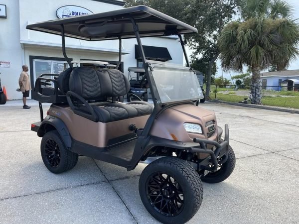 2025 Club Car Onward Lifted 4 Passenger XR Lithium - Legal Ready)