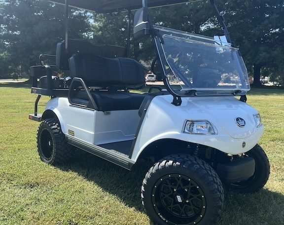 2024 Evolution Classic 4 Plus White 4 Seater Electric Golf Cart - New